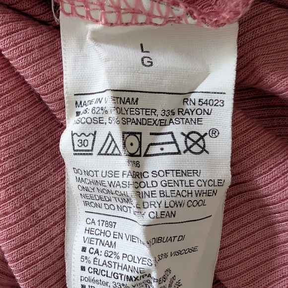 Old Navy UltraLite Rib-Knit Racerback Tank Top - Picture 3 of 4